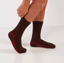 Görseli Galeri görüntüleyiciye yükleyin, Alpaca Wool Thermal Hiking Socks | Kahverengi - Kırmızı