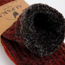 Görseli Galeri görüntüleyiciye yükleyin, Alpaca Wool Thermal Hiking Socks | Kahverengi - Kırmızı