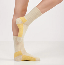 Görseli Galeri görüntüleyiciye yükleyin, Alpaca Wool Thermal Hiking Boot Socks | Ekru - Sarı