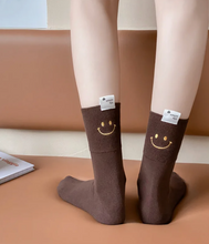 Görseli Galeri görüntüleyiciye yükleyin, Smile | Spring Casual Korean Cotton Socks
